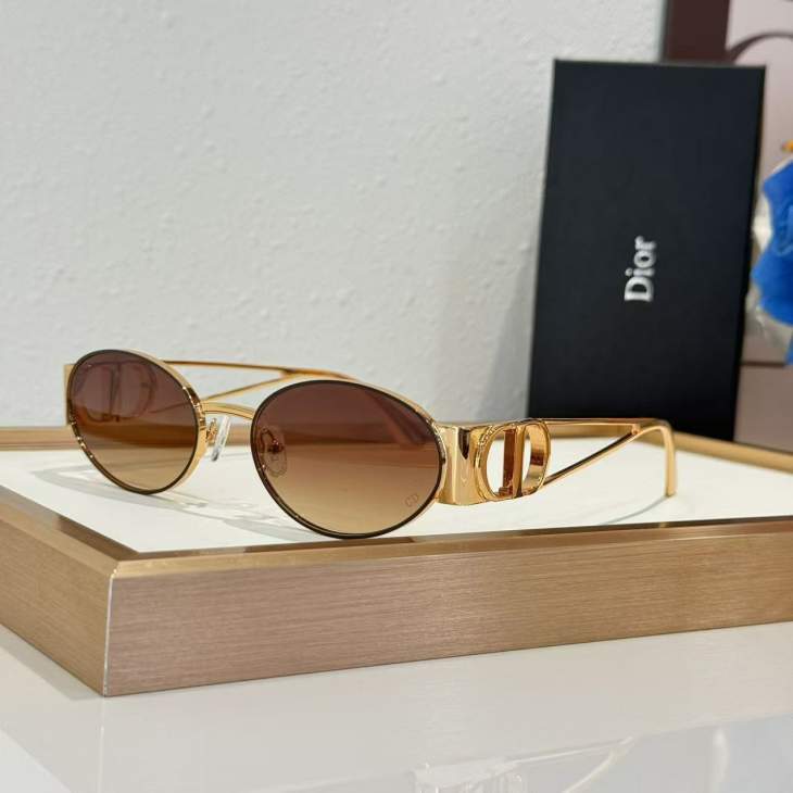 Picture of Dior Sunglasses _SKUfw76250378fw
